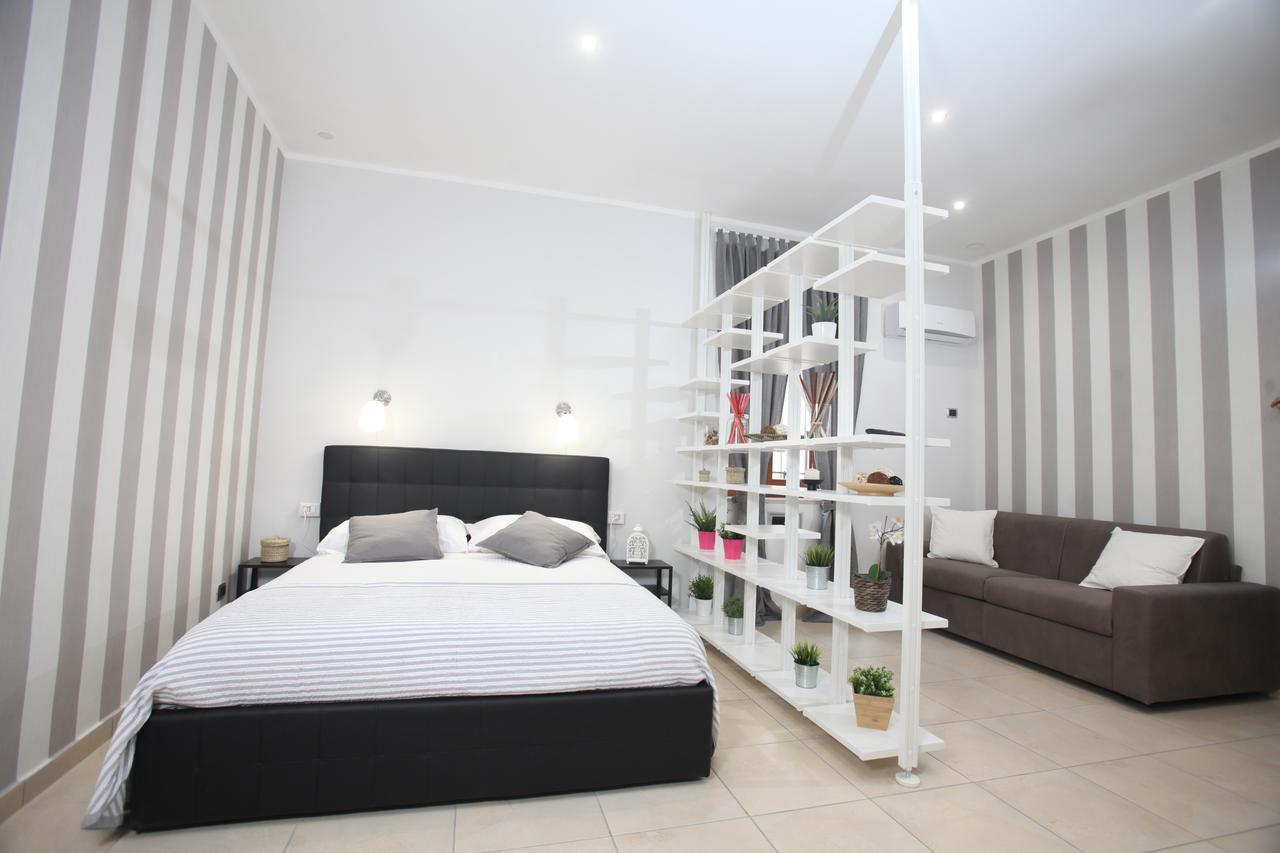 Convitalia Bed & Breakfast Napoli Bagian luar foto