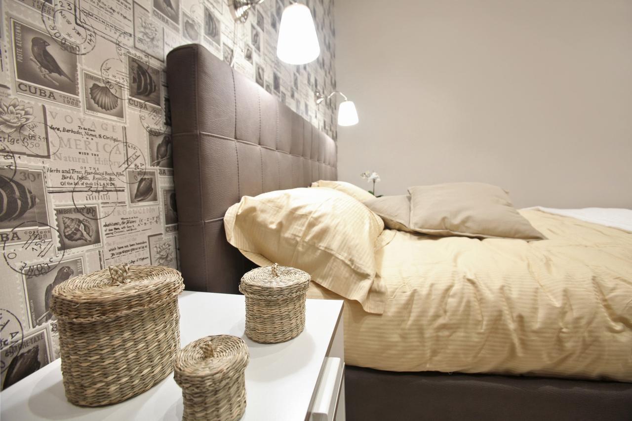 Convitalia Bed & Breakfast Napoli Bagian luar foto