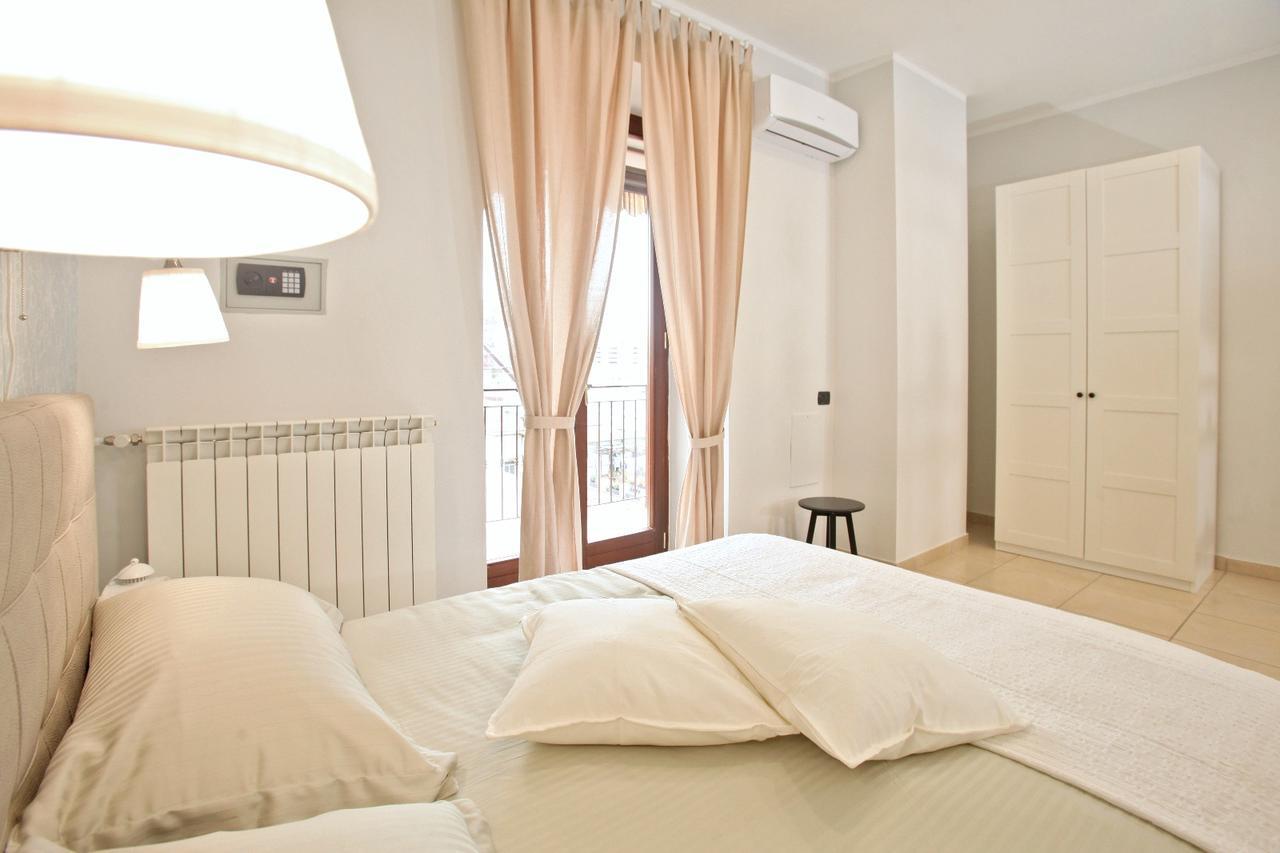 Convitalia Bed & Breakfast Napoli Bagian luar foto
