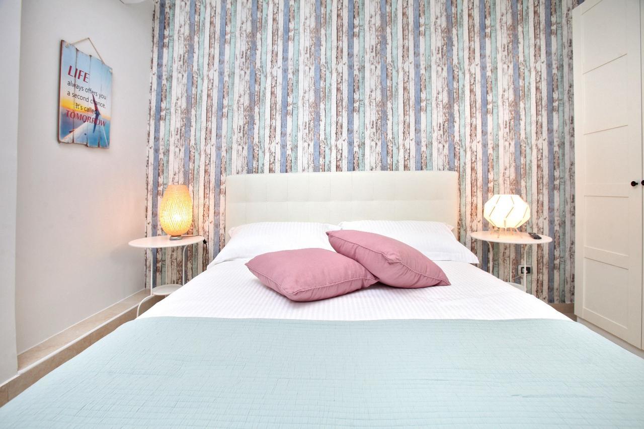 Convitalia Bed & Breakfast Napoli Bagian luar foto